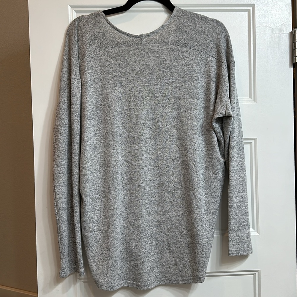 Ladies Heather Gray Top - Picture 2 of 2